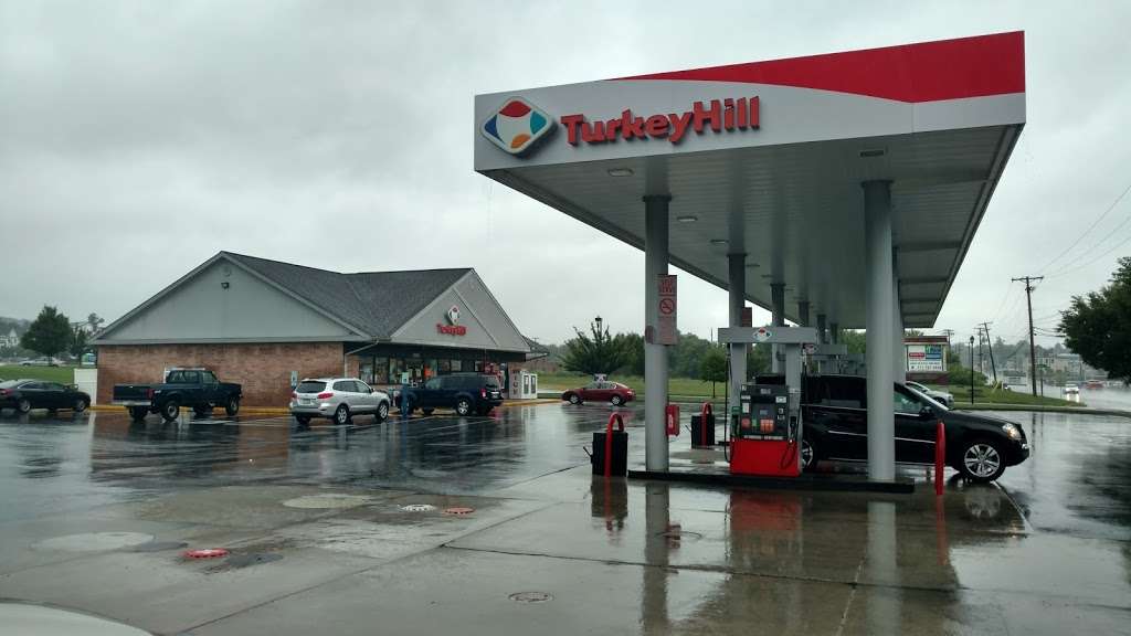 Turkey Hill Minit Market in 3690 E Market St, York, PA 17402, USA