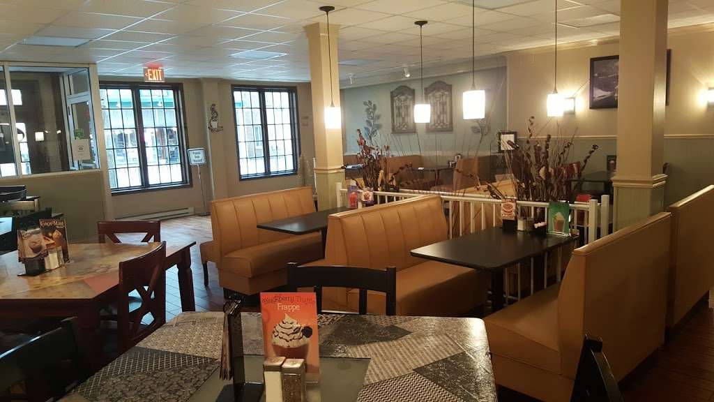 Christines Cafe Casual Fine Dining | 81 W Main St, Waynesboro, PA 17268, USA | Phone: (717) 749-0047