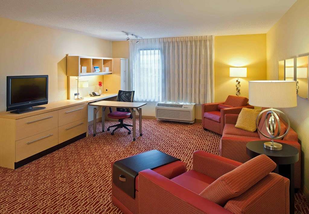 TownePlace Suites by Marriott Bethlehem Easton/Lehigh Valley | 3800 Easton-Nazareth Hwy, Easton, PA 18045, USA | Phone: (610) 829-2000