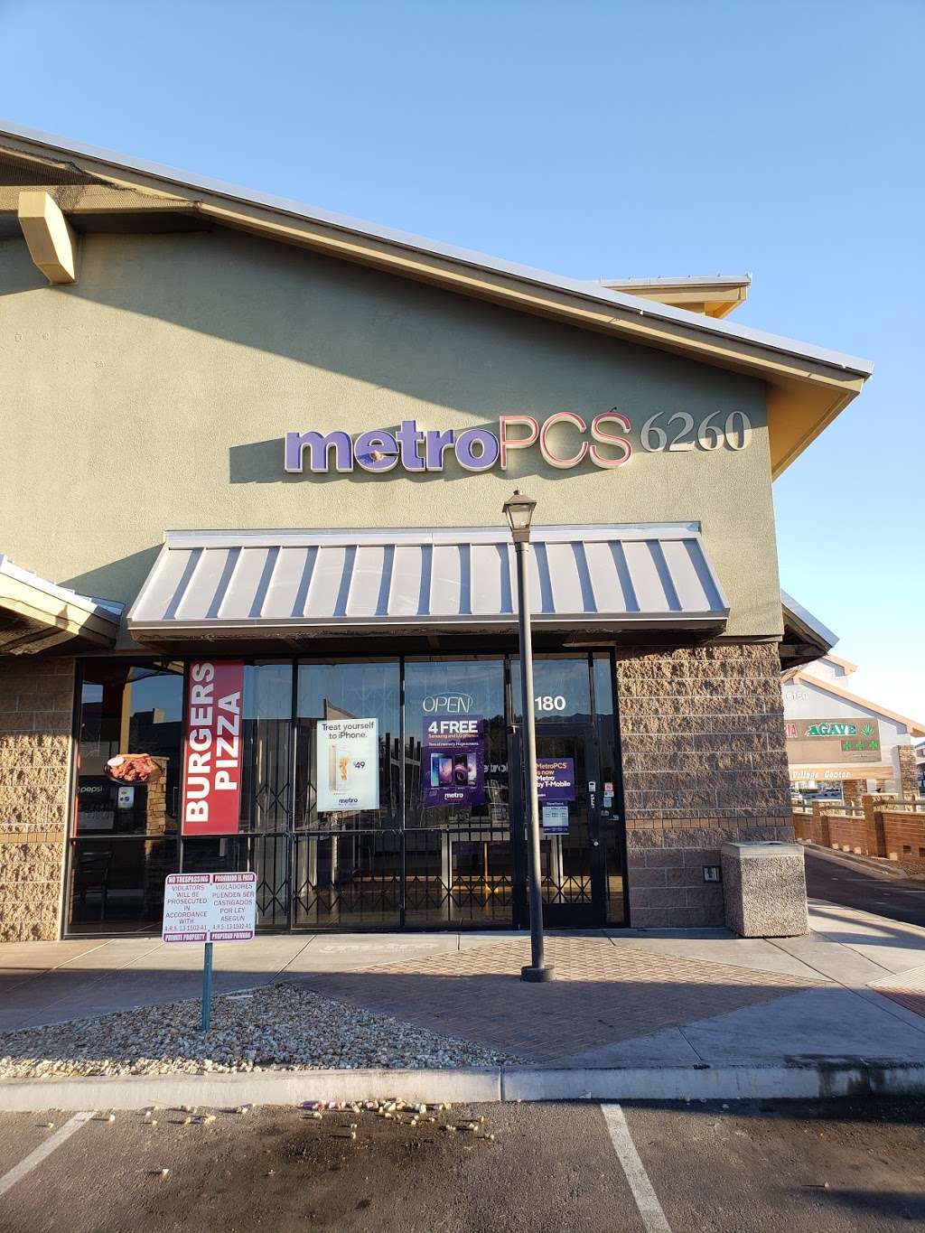 Metro by T-Mobile | 6260 S 35th Ave, Phoenix, AZ 85041, USA | Phone: (602) 243-4185