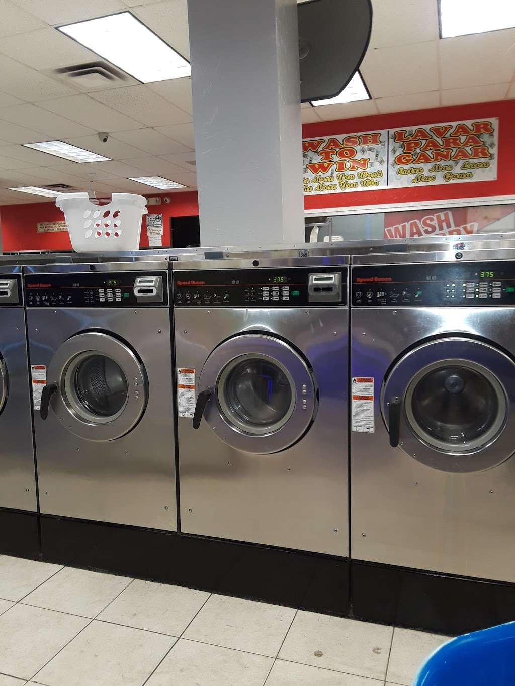 Essex Laundry | 421 Essex St, Lynn, MA 01902, USA | Phone: (781) 598-9547