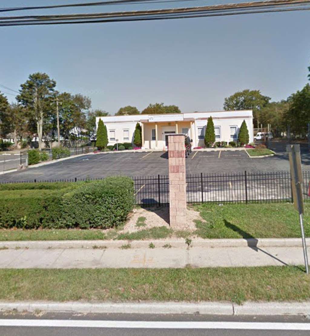 Iglesia Fuente De Agua Viva | 100 E Suffolk Ave, Central Islip, NY 11722, USA | Phone: (631) 234-9064