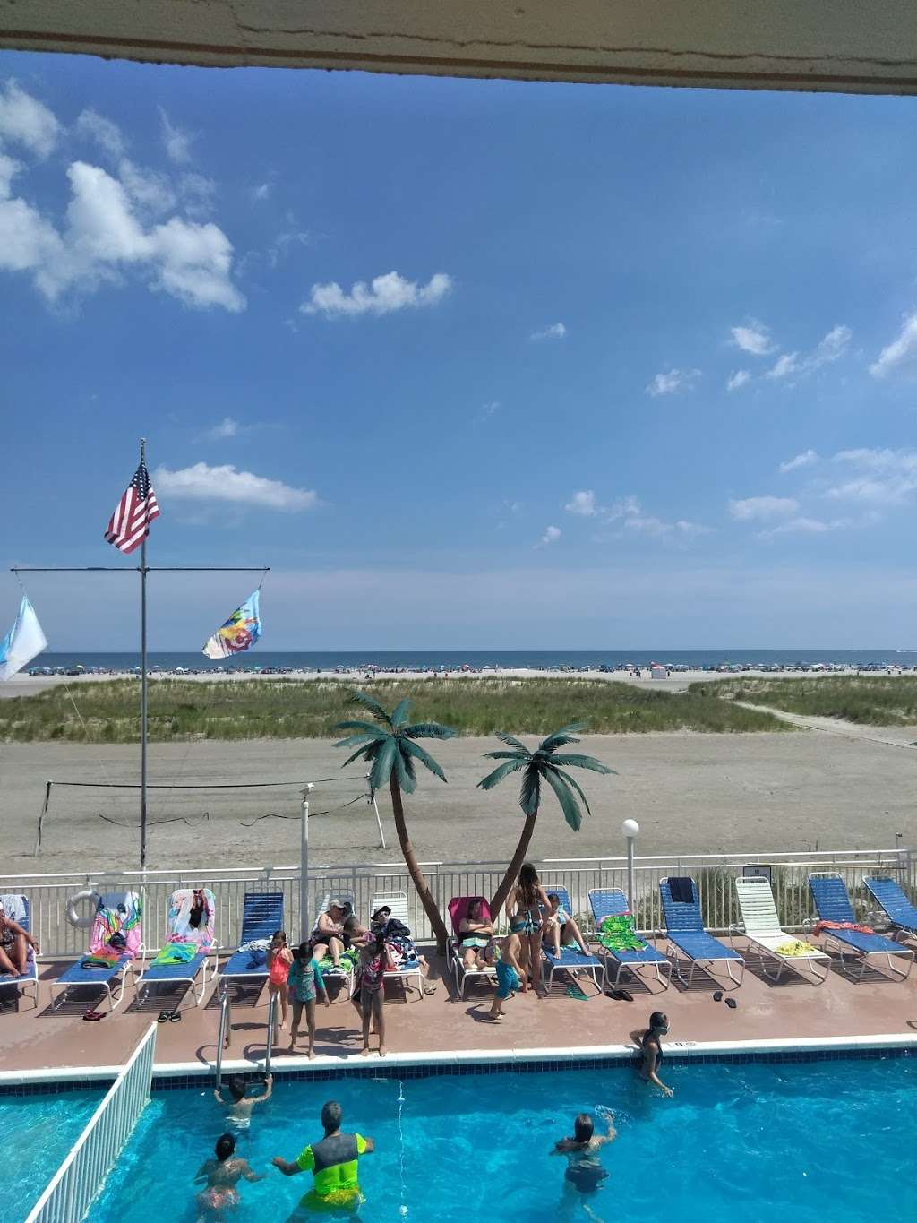 Madrid Motel | 427 E Miami Ave, Wildwood Crest, NJ 08260, USA | Phone: (609) 729-1600