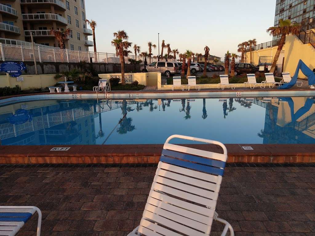 Oceanside Inn | 1909 S Atlantic Ave, Daytona Beach, FL 32118, USA | Phone: (386) 255-4492