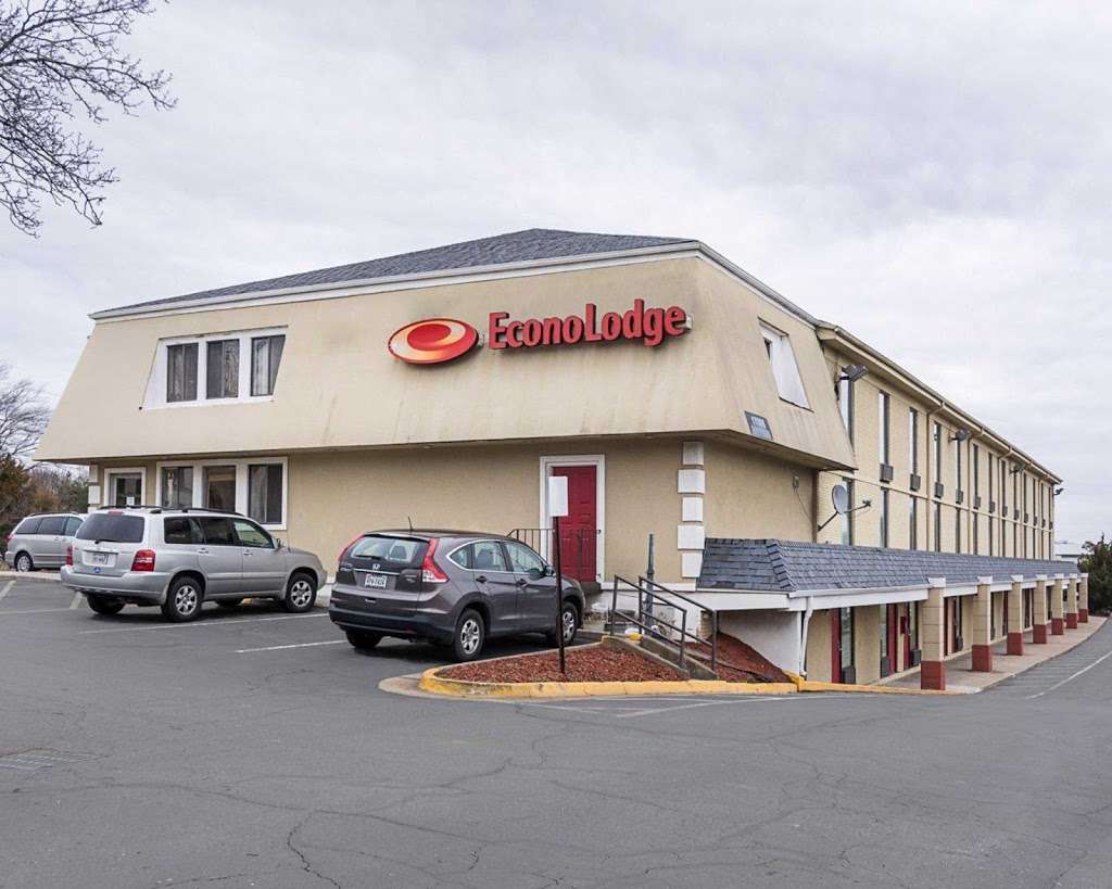 Econo Lodge Near Quantico Marine Base | 17005 Dumfries Rd, Dumfries, VA 22025, USA | Phone: (703) 221-4176