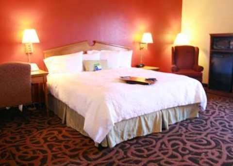 Hampton Inn Houston/Baytown | 7211 Garth Rd, Baytown, TX 77521 | Phone: (281) 421-1234