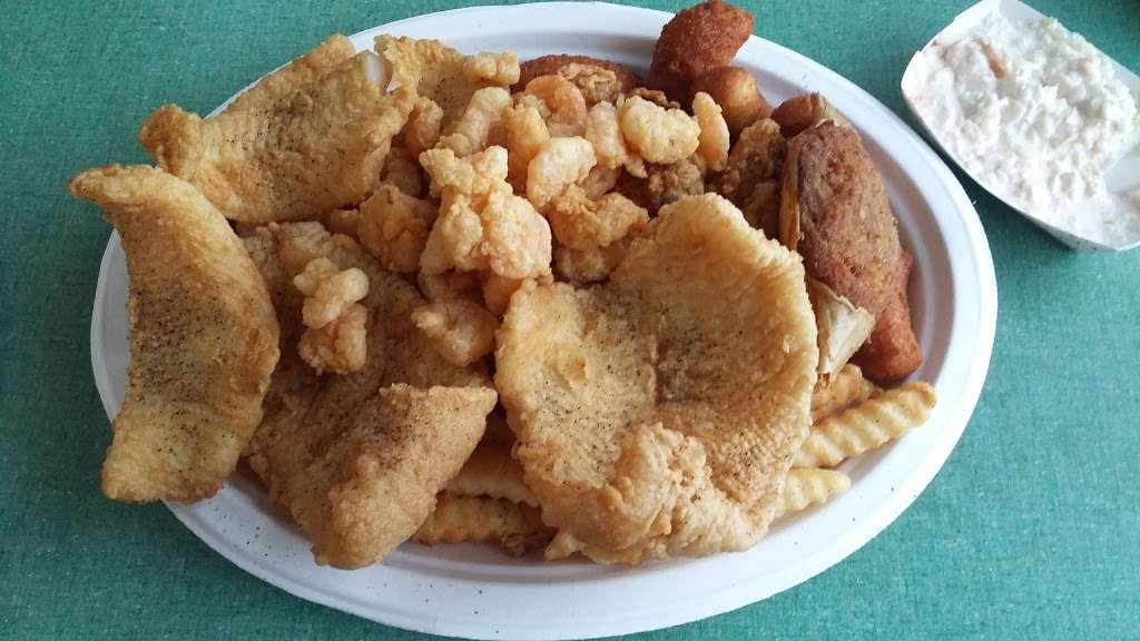 Cottons Seafood Of Lincolnton | 1942 Gastonia Hwy, Lincolnton, NC 28092, USA | Phone: (704) 240-3939