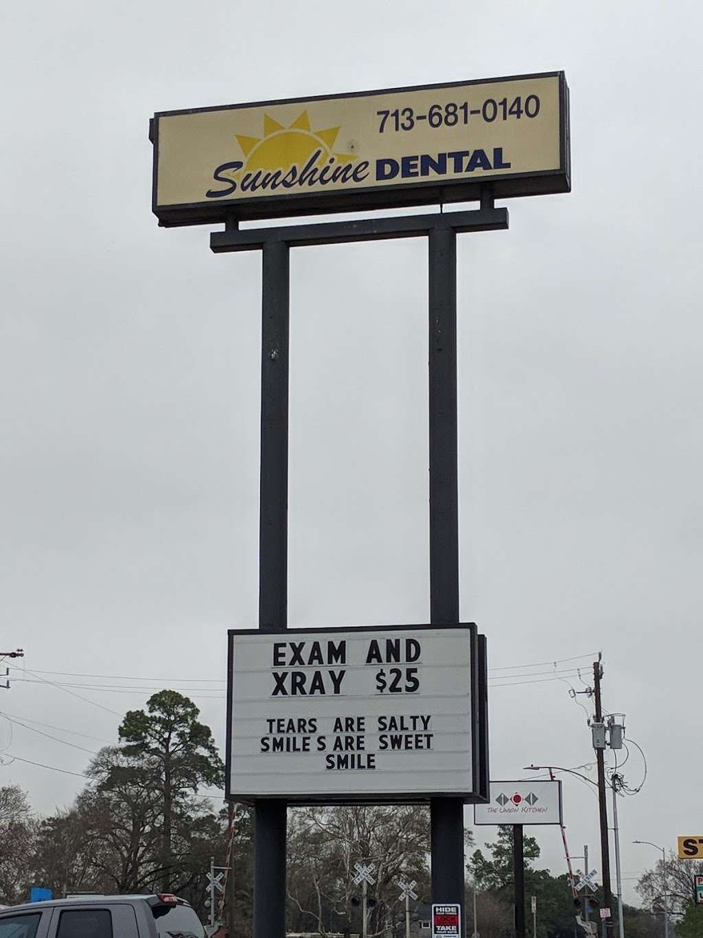 Sunshine Dental: Chau Hung DDS | 3444 Ella Blvd A, Houston, TX 77018, USA | Phone: (713) 701-9305