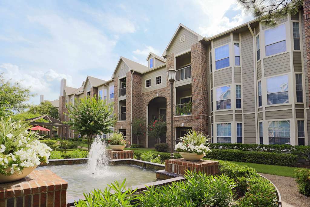 Asheville at Spring Branch Apartments | 10800 Clay Rd, Houston, TX 77041, USA | Phone: (713) 983-7700