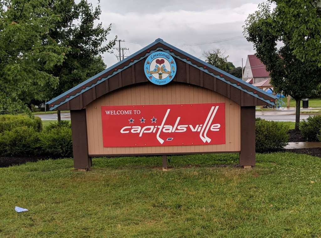 Town Square | 1 W Broad Way, Lovettsville, VA 20180 | Phone: (540) 822-5788