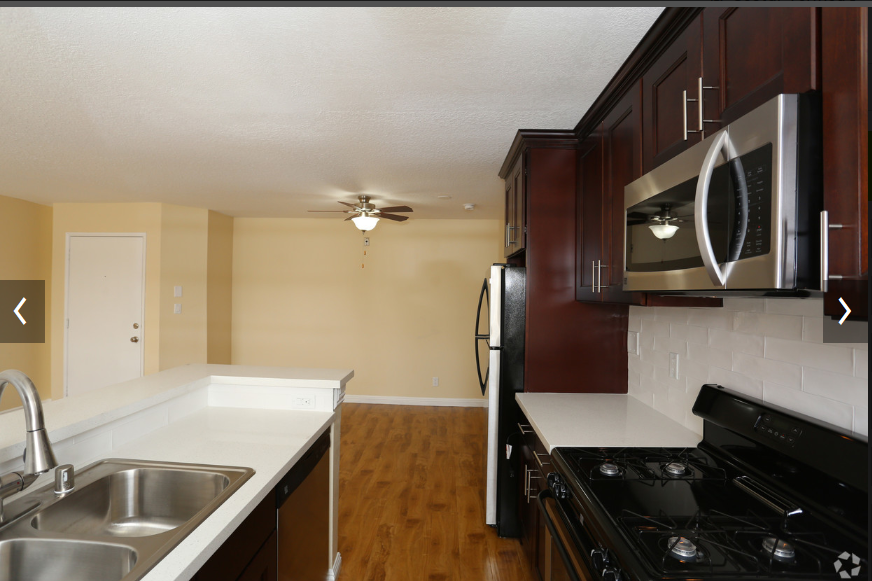 Chateau W6600 Apartment Home | 6600 Woodley Ave, Van Nuys, CA 91406, USA | Phone: (818) 781-7065