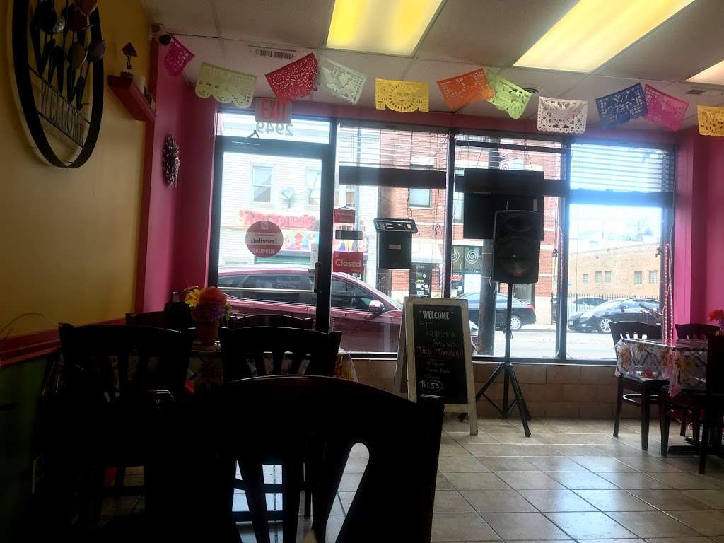 Taqueria Anaisas | 2949 W Belmont Ave, Chicago, IL 60618, USA | Phone: (773) 564-9501