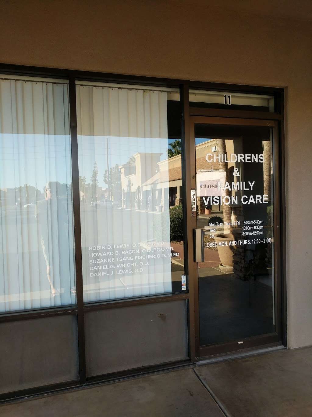 Robin Lewis, OD | 2950 N Dobson Rd, Chandler, AZ 85224, USA | Phone: (480) 963-8833