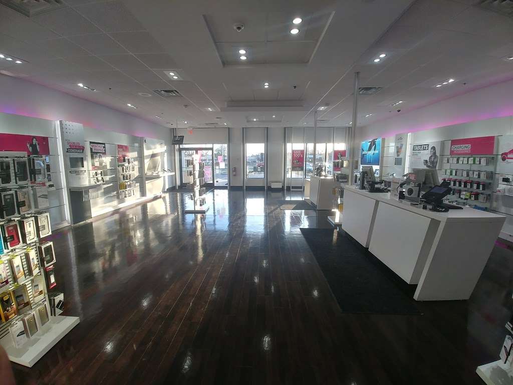 T-Mobile | 7620 Lindbergh Blvd, Philadelphia, PA 19153, USA | Phone: (215) 365-0136