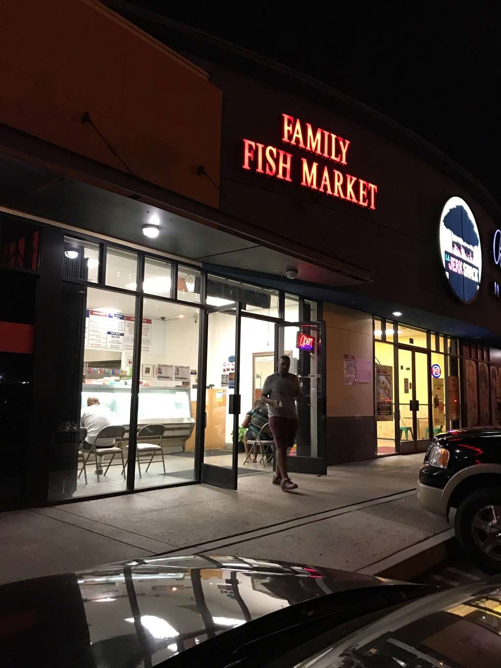 Family Fish Market | 1300 Centinela Ave #102, Inglewood, CA 90302, USA | Phone: (310) 680-4944