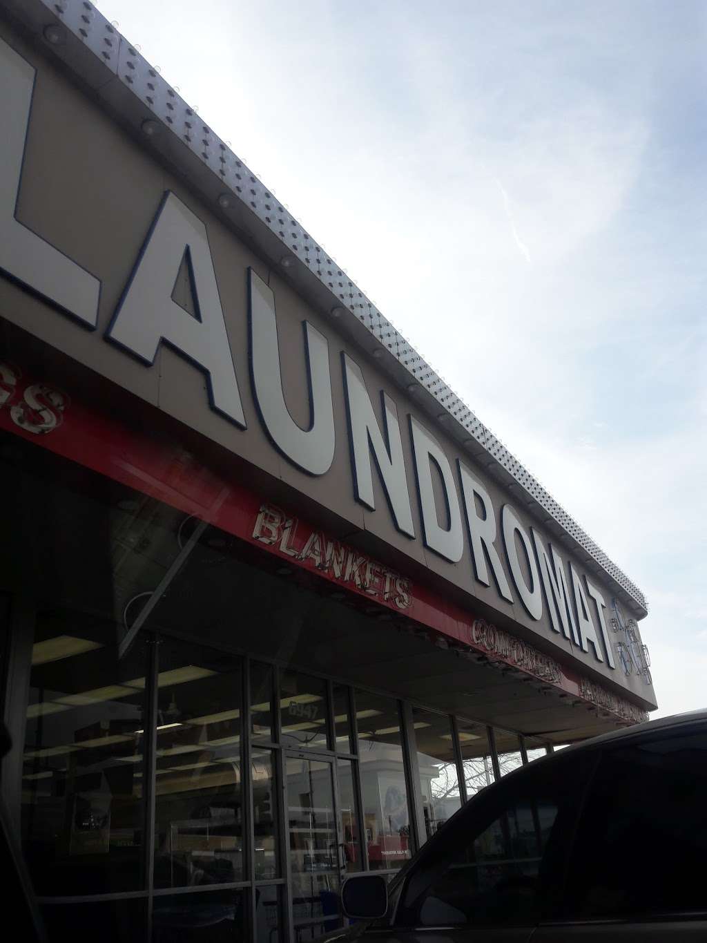 Laundry World Co | 6947 Cermak Rd, Berwyn, IL 60402, USA | Phone: (708) 749-1986