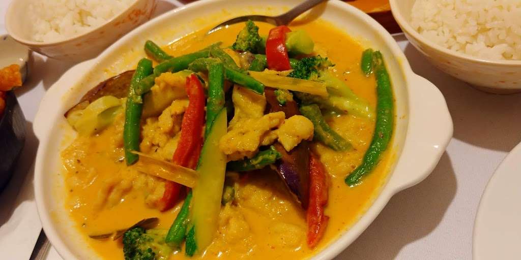 Overseas Asian Bistro | 24 Indian Rock Shopping Center, Montebello, NY 10901, USA | Phone: (845) 368-2888