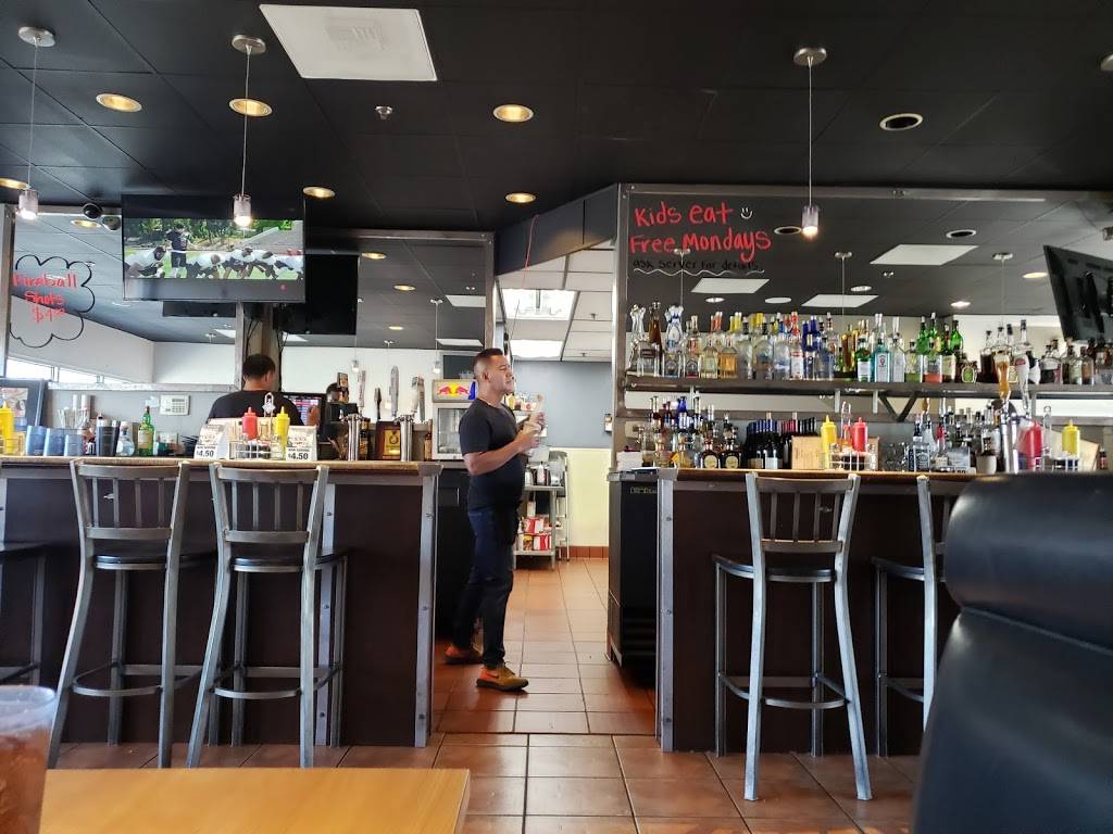 Carmens Burger Bar | 90 Mark West Springs Rd, Santa Rosa, CA 95403, USA | Phone: (707) 526-1575