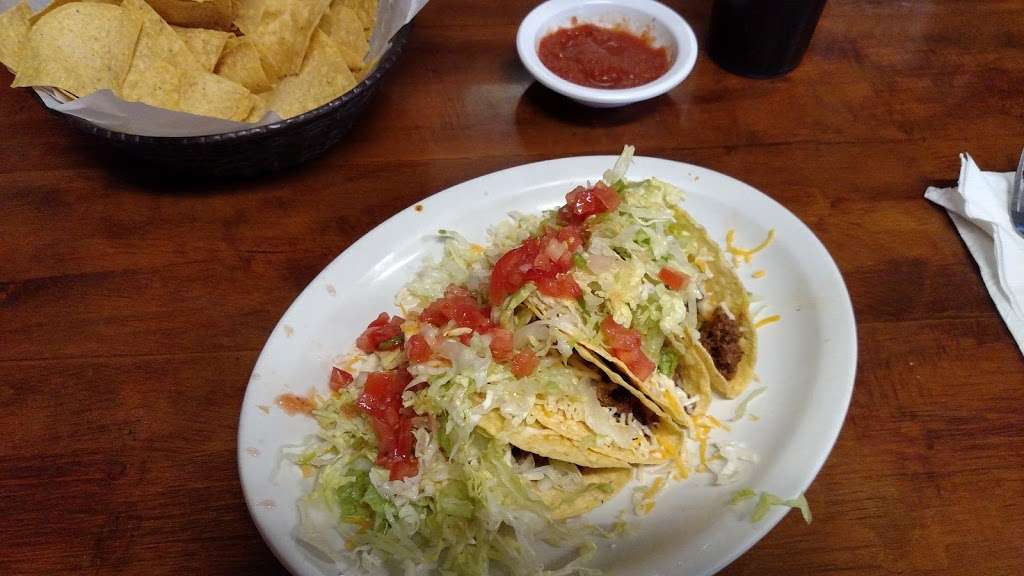 Tres Mexicanos | 1800 E 23rd St, Lawrence, KS 66046, USA | Phone: (785) 830-8422