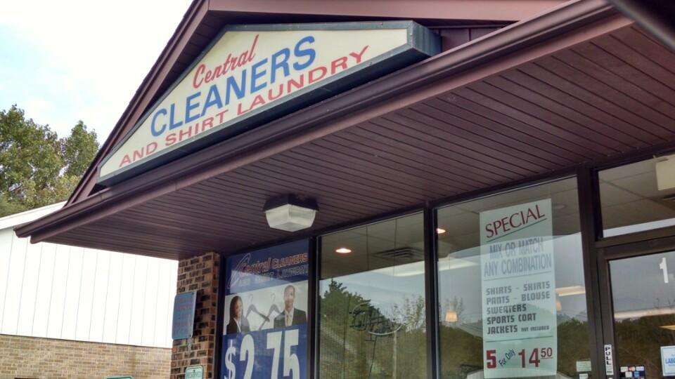 Central Discount Cleaners | 1120 Richards St, Joliet, IL 60433, USA | Phone: (815) 726-1229