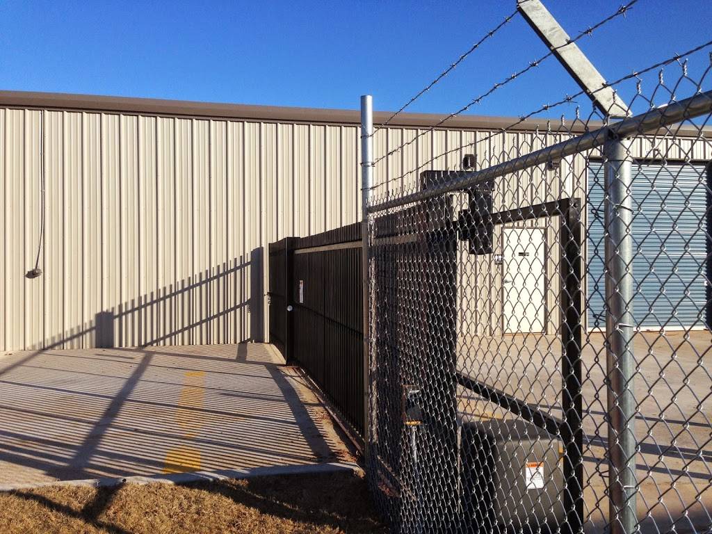 Apublix Self Storage & U-Haul on MacArthur | 1300 S MacArthur Blvd, Oklahoma City, OK 73128, USA | Phone: (405) 947-5227