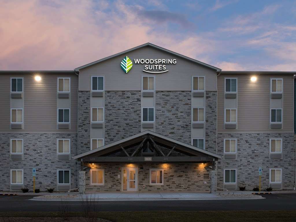 WoodSpring Suites Chicago Tinley Park | 18636 W Creek Dr, Tinley Park, IL 60477, USA | Phone: (708) 336-4696