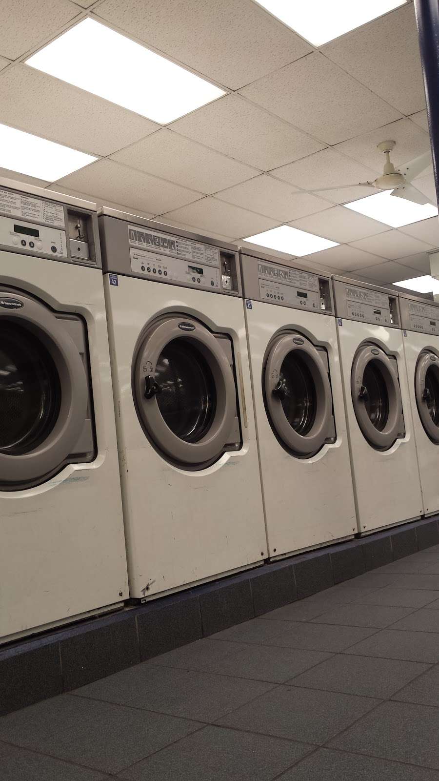 Sudsville Laundry | 200 North Point Blvd, Baltimore, MD 21224, USA | Phone: (410) 282-2538