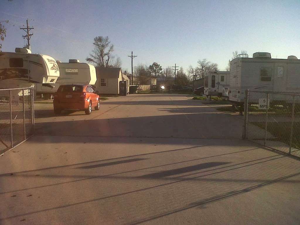 R & L RV Park | 22954 Antique Ln, New Caney, TX 77357, USA | Phone: (281) 399-2654