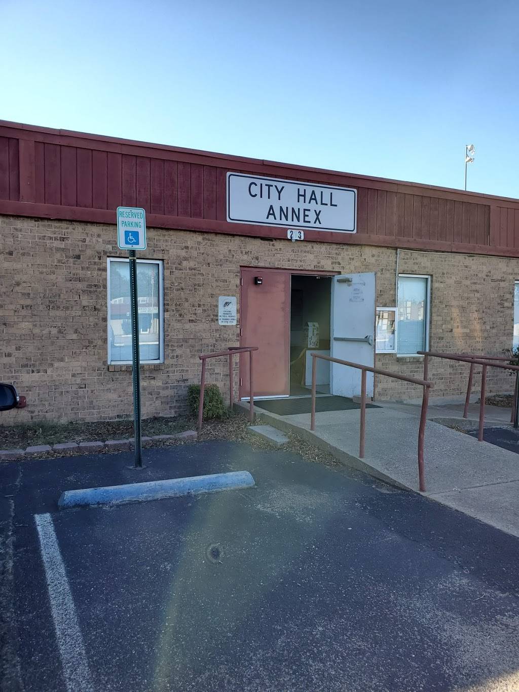 Everman City Hall Annex | 213 N Race St, Everman, TX 76140, USA | Phone: (817) 293-0525