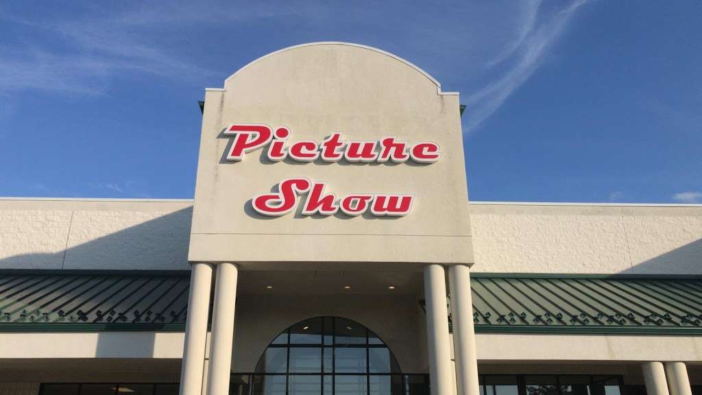 Picture Show at East Windsor | 319 US-130, East Windsor, NJ 08520, USA | Phone: (609) 371-8470