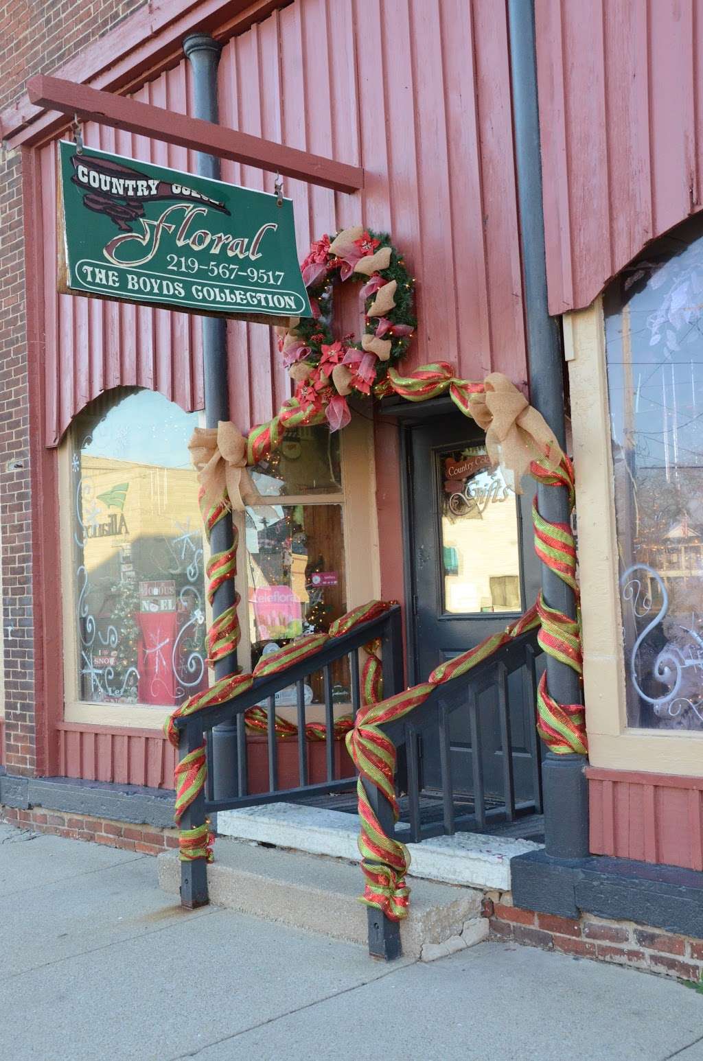 Country Color Floral & Gifts | 104 S Bill St, Francesville, IN 47946 | Phone: (219) 567-9517