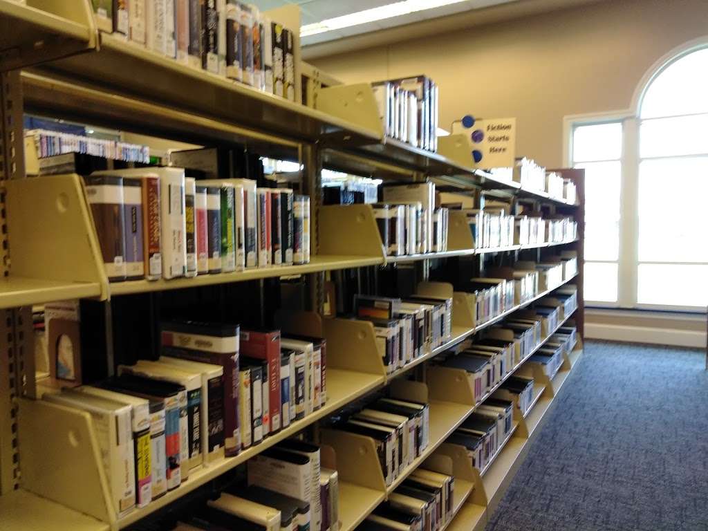 Mid-Continent Public Library - Smithville Branch | 120 Richardson St, Smithville, MO 64089, USA | Phone: (816) 532-0116