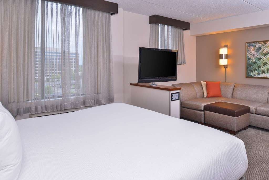 Hyatt Place Herndon/Dulles Airport East | 13711 Sayward Blvd, Herndon, VA 20171 | Phone: (571) 643-0905