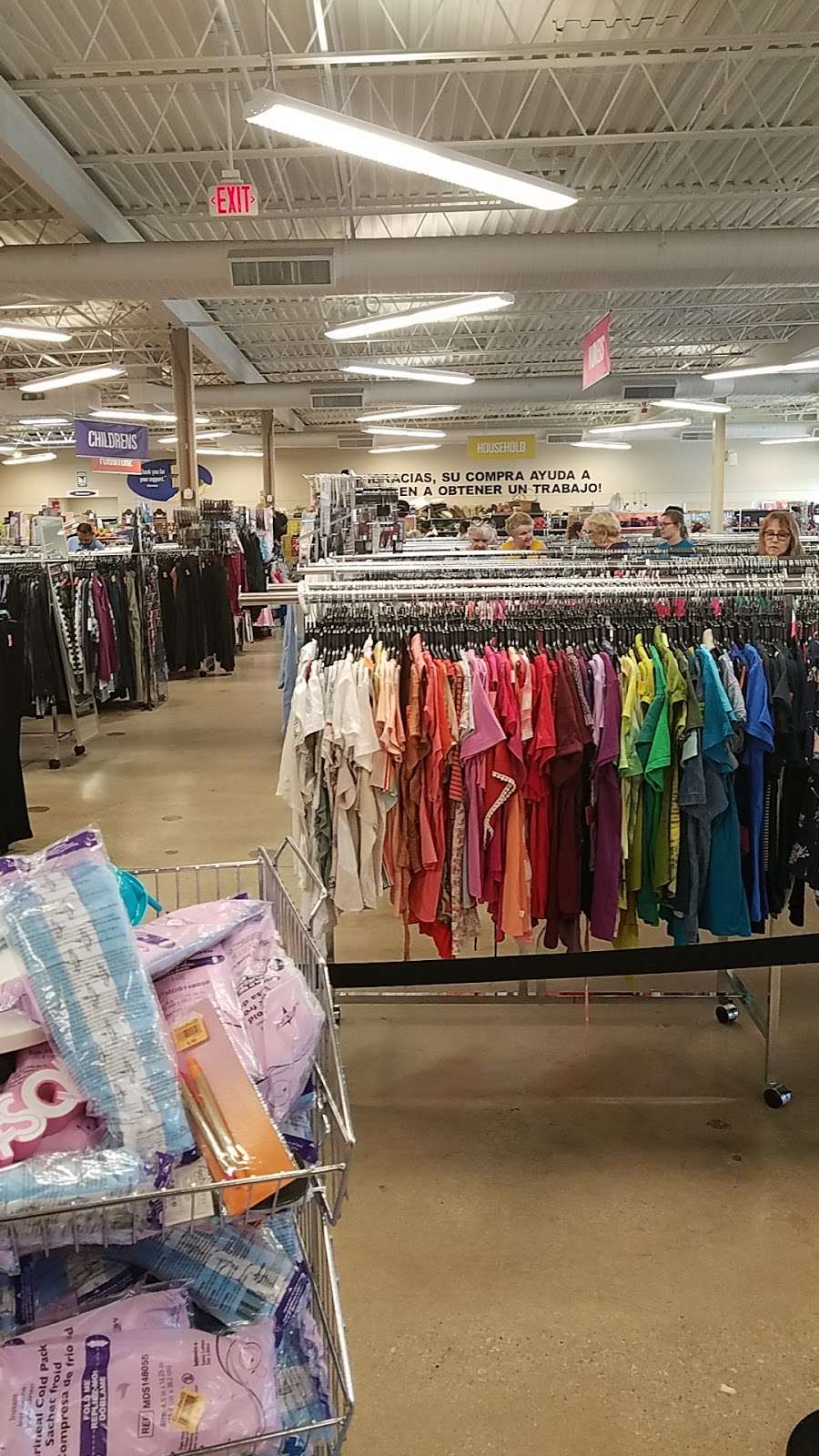 Goodwill Store & Donation Center | 3054 S Wolf Rd, Westchester, IL 60154 | Phone: (708) 562-6166