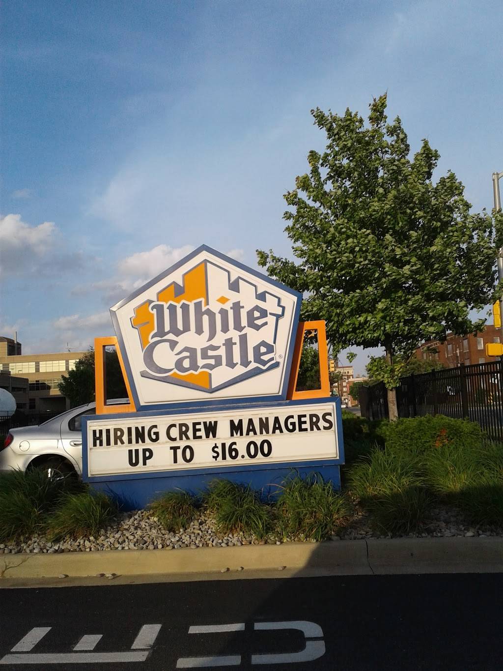 White Castle | 102 W 16th St, Indianapolis, IN 46202, USA | Phone: (317) 926-1424