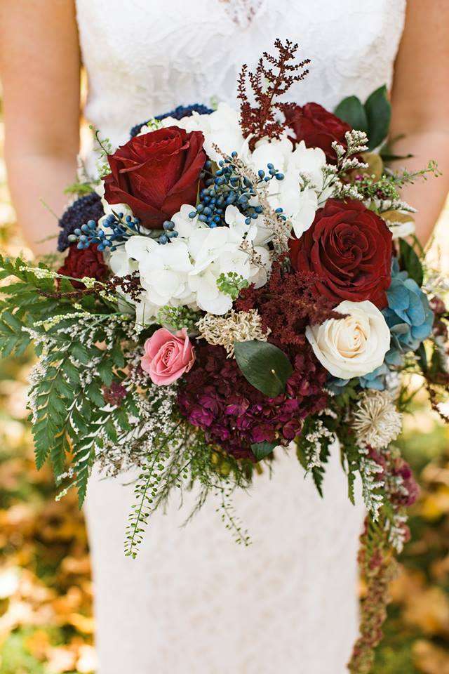 Elaines Flowers | 580 Great Rd, North Smithfield, RI 02896, USA | Phone: (401) 762-6438