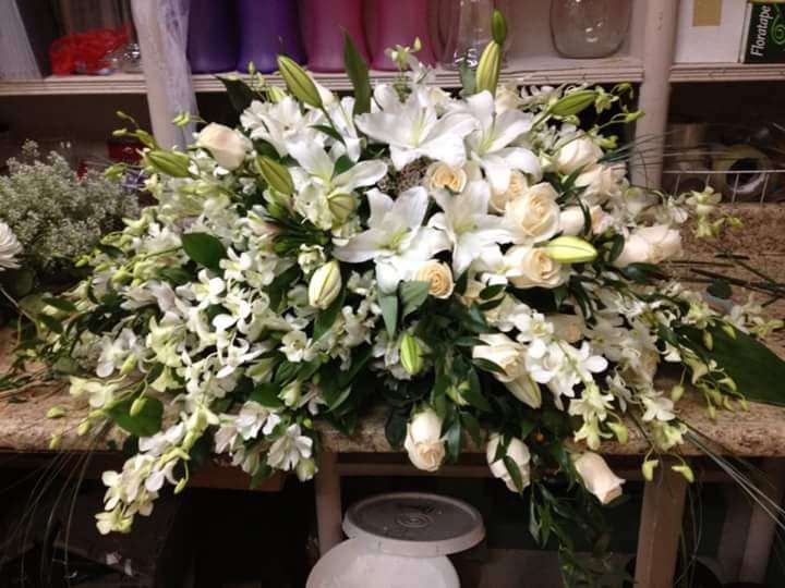 Danielles Rockaway Florist | 436 Beach 129th St, Far Rockaway, NY 11694, USA | Phone: (718) 318-8888