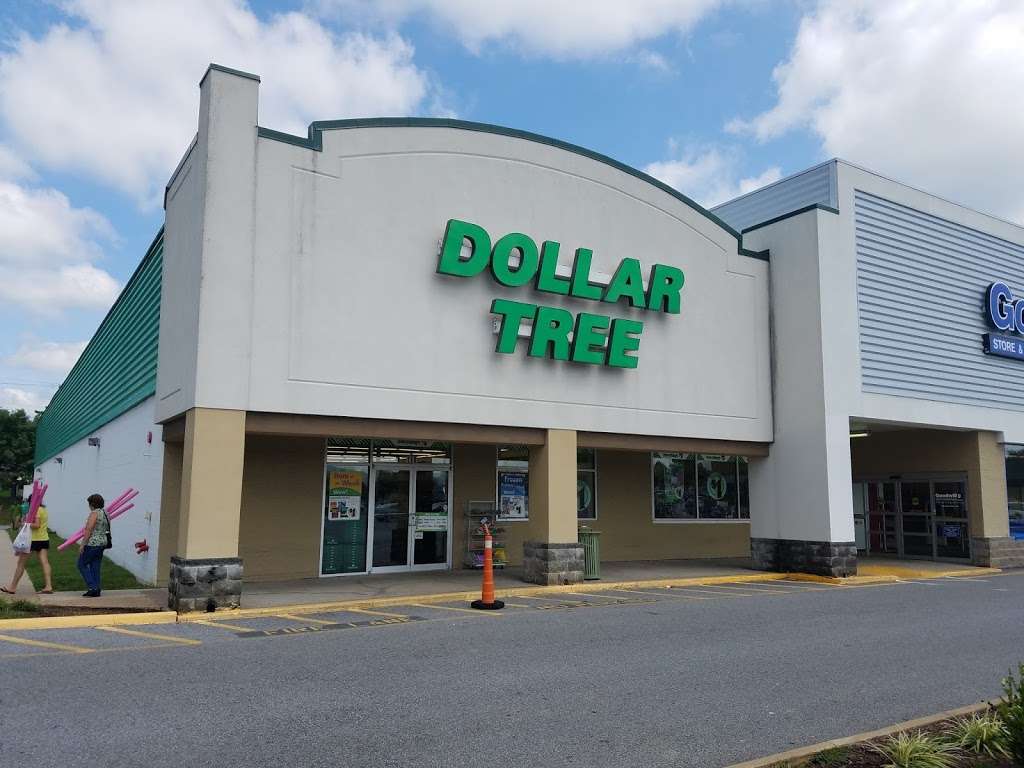 Dollar Tree | 166 Patrick Henry Way, Charles Town, WV 25414, USA | Phone: (304) 885-6013