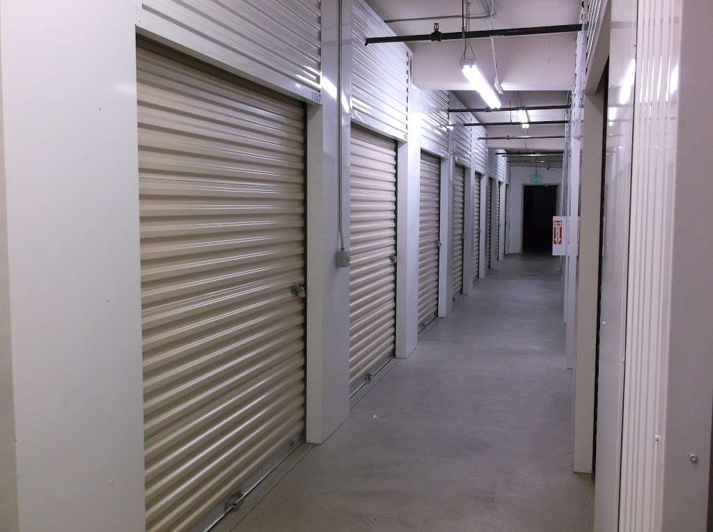 Grape Avenue Self Storage | 690 Grape Ave, Sunnyvale, CA 94087, USA | Phone: (408) 763-8932