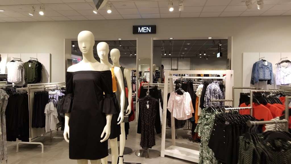 H&M | 17301 Valley Mall Rd #0165, Hagerstown, MD 21740 | Phone: (855) 466-7467