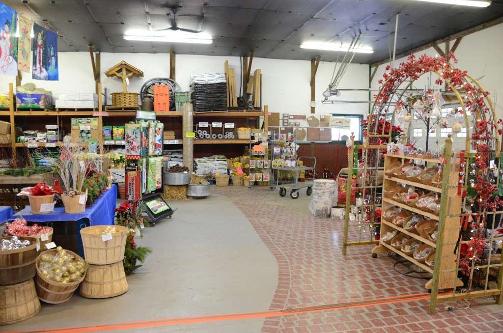 Country Bumpkin Garden Center | 27691 N Gilmer Rd, Mundelein, IL 60060, USA | Phone: (847) 566-2176