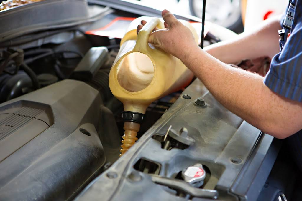 Sallas Auto Repair | 11110 Hickman Mills Dr, Kansas City, MO 64134, USA | Phone: (816) 765-6060