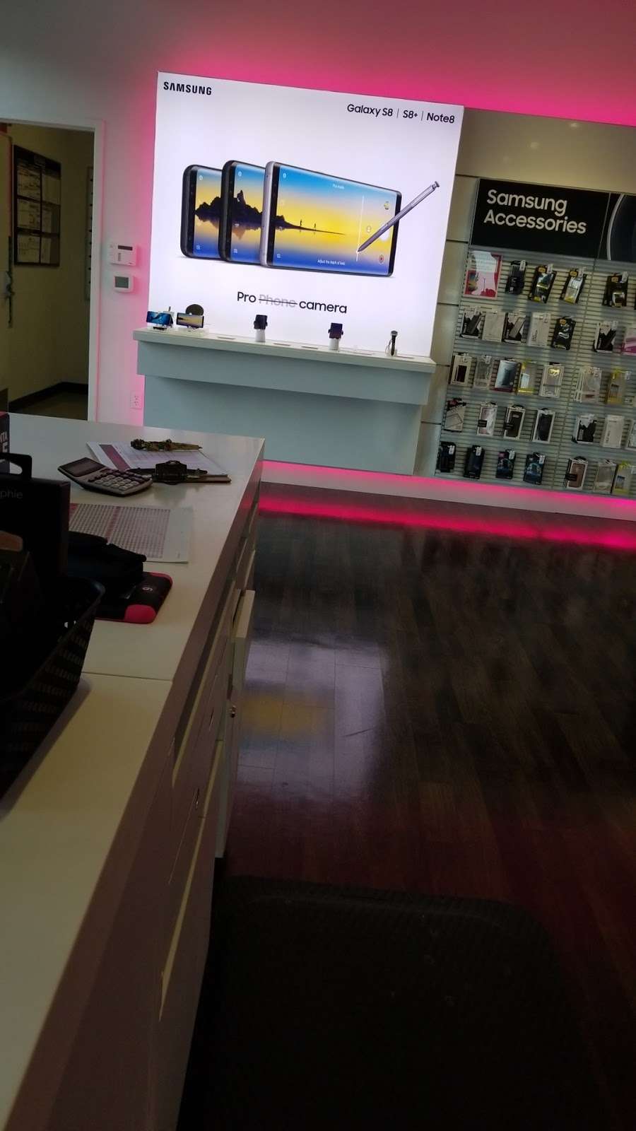 T-Mobile | 14755 N Fwy Service Rd, Houston, TX 77090 | Phone: (281) 377-5578