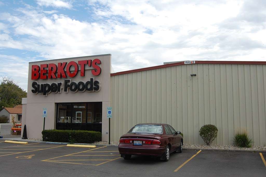 Berkots Super Foods | 200 S Bridge St, Aroma Park, IL 60910, USA | Phone: (815) 933-4131