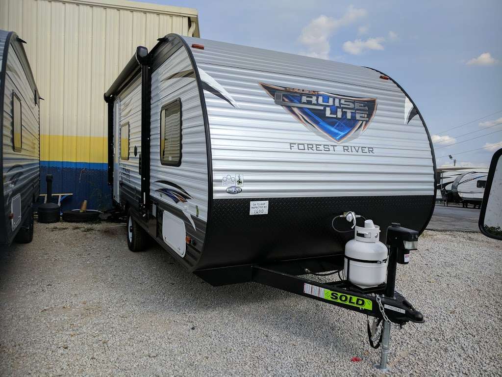 Camping World Of Kansas City 3001 Ne Jefferson St Grain Valley Mo 64029 Usa