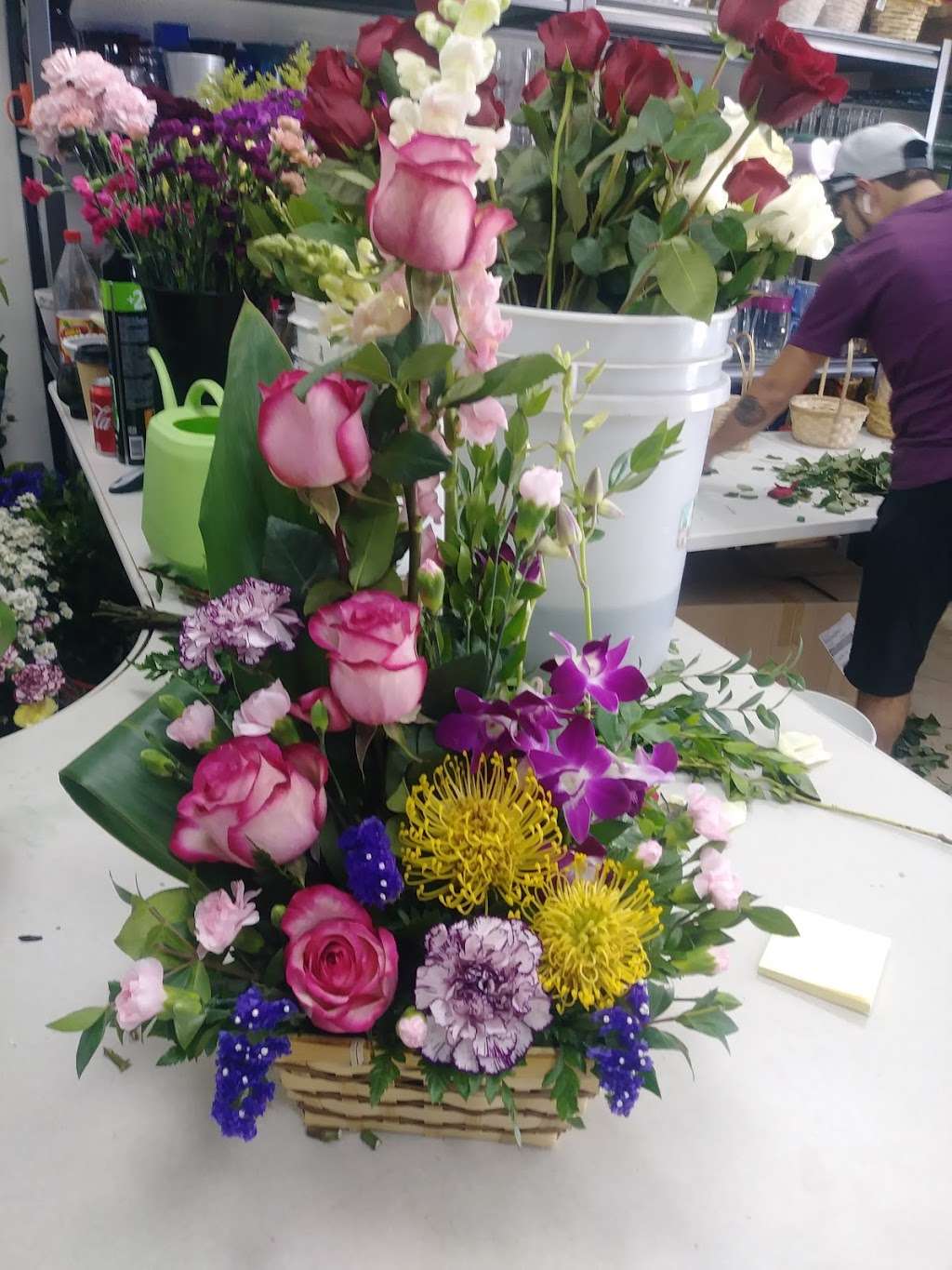 Gomoras Desing Florist | 888 98th Ave, Oakland, CA 94603, USA | Phone: (510) 302-5989