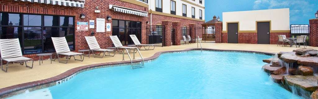 Holiday Inn Express & Suites Sealy | 2370 TX-36, Sealy, TX 77474, USA | Phone: (979) 877-0700