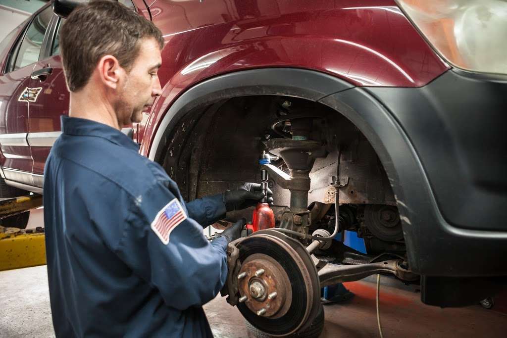 Greitens Auto Service | 5804 W Bluemound Rd, Milwaukee, WI 53213, USA | Phone: (414) 258-5744