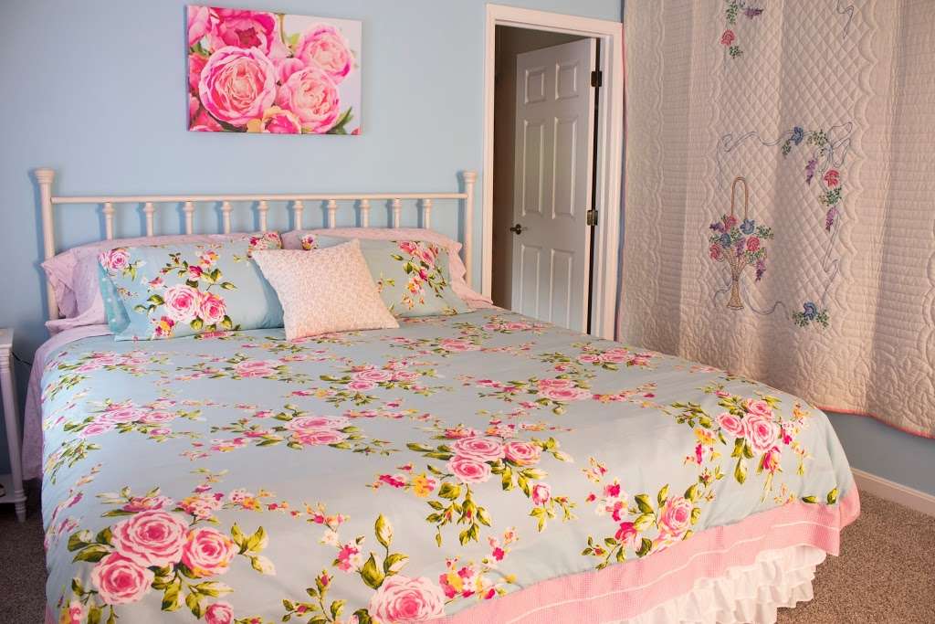 Simple Pleasures Bed & Breakfast | 3737 Division Hwy, East Earl, PA 17519, USA | Phone: (717) 455-3737