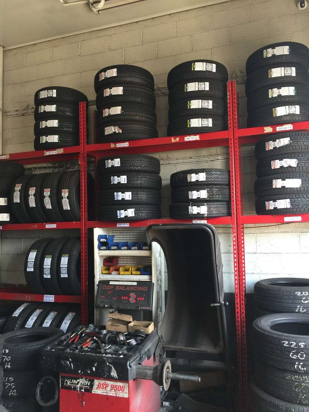 Montview Tires New & Used | 11701 E Montview Blvd, Aurora, CO 80010, USA | Phone: (720) 859-3603